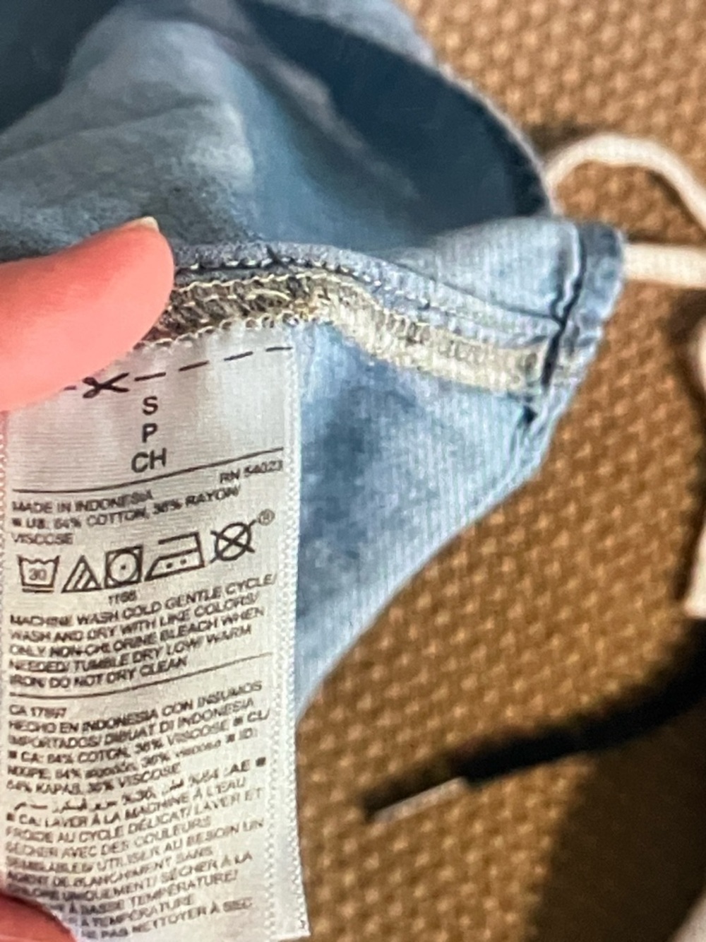 Old Navy Chambray V-Neck Tank Top - Blue - Picture 5 of 5
